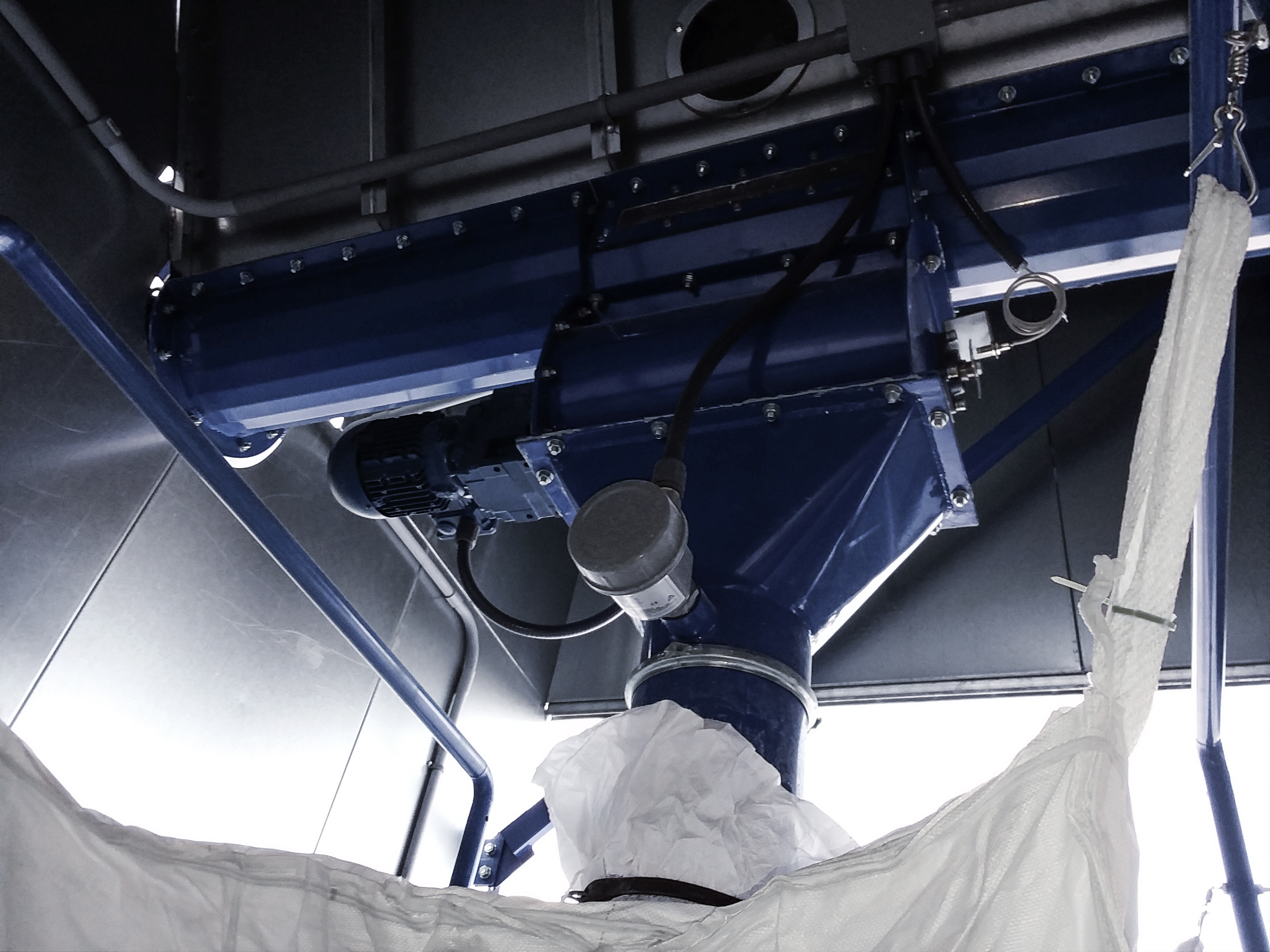 NHÀ MÁY TÁI CHẾ